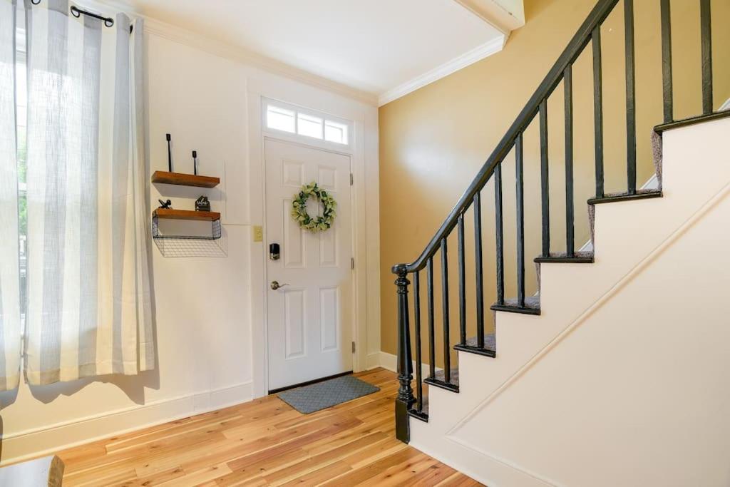 Cozy Retreat In Downtown With Backyard Patio Lancaster