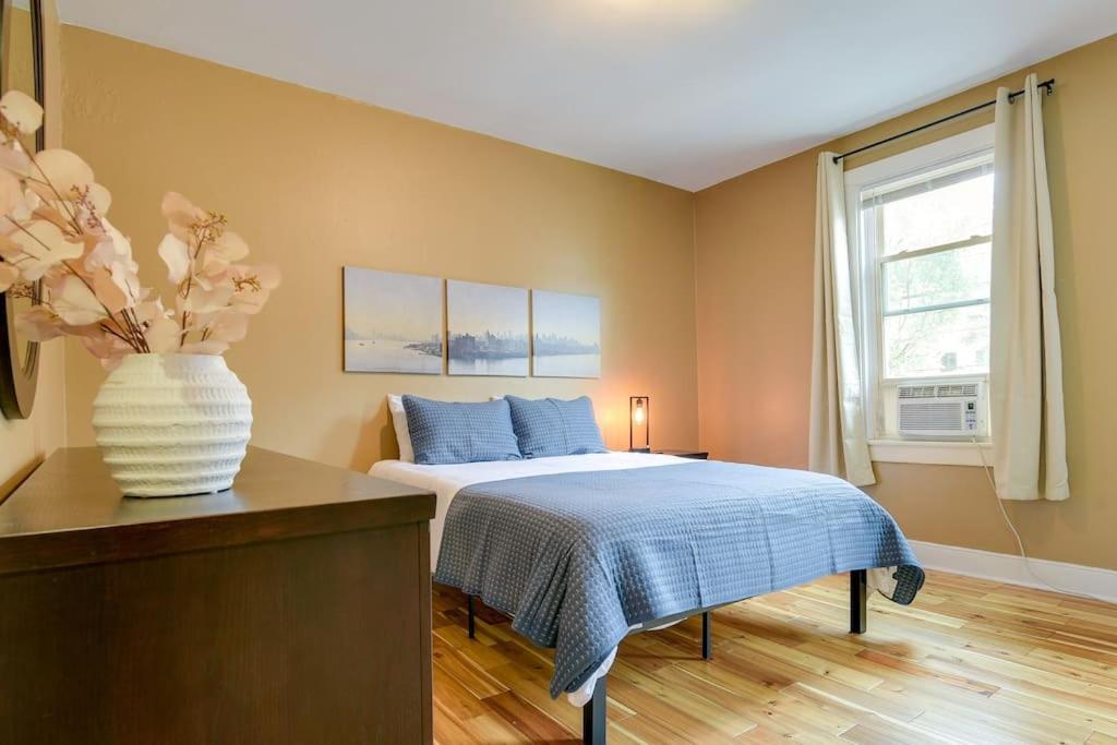 Cozy Retreat In Downtown With Backyard Patio Apartamento